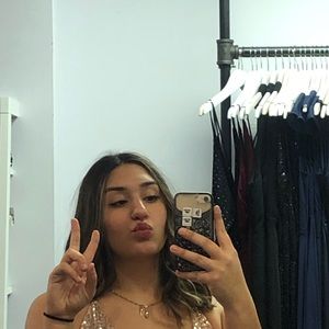 Meet your Posher, Fabi